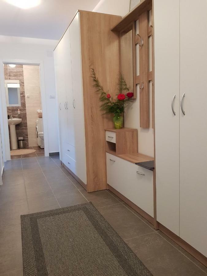 Apartman Dijana Lägenhet Banja Luka Exteriör bild